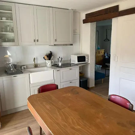 La Tourelle Apartment *